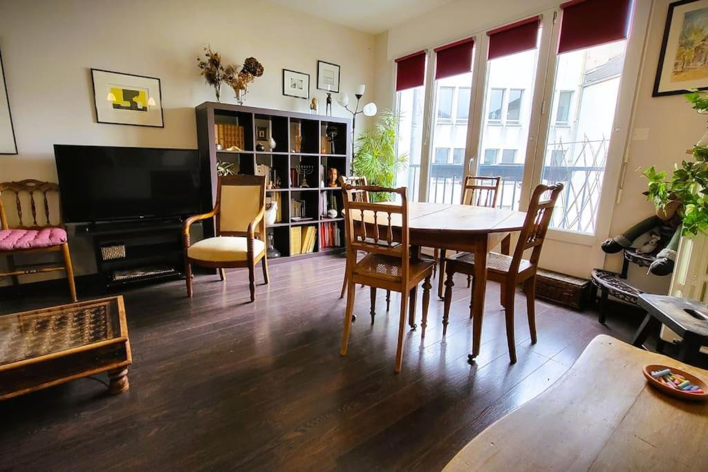 Appartement Des Beaux-Arts 브장송 외부 사진