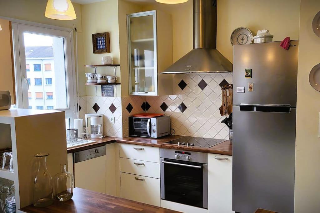 Appartement Des Beaux-Arts 브장송 외부 사진